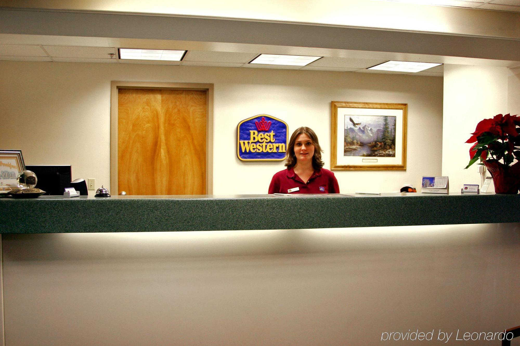 Collins Inn & Suites Interior foto