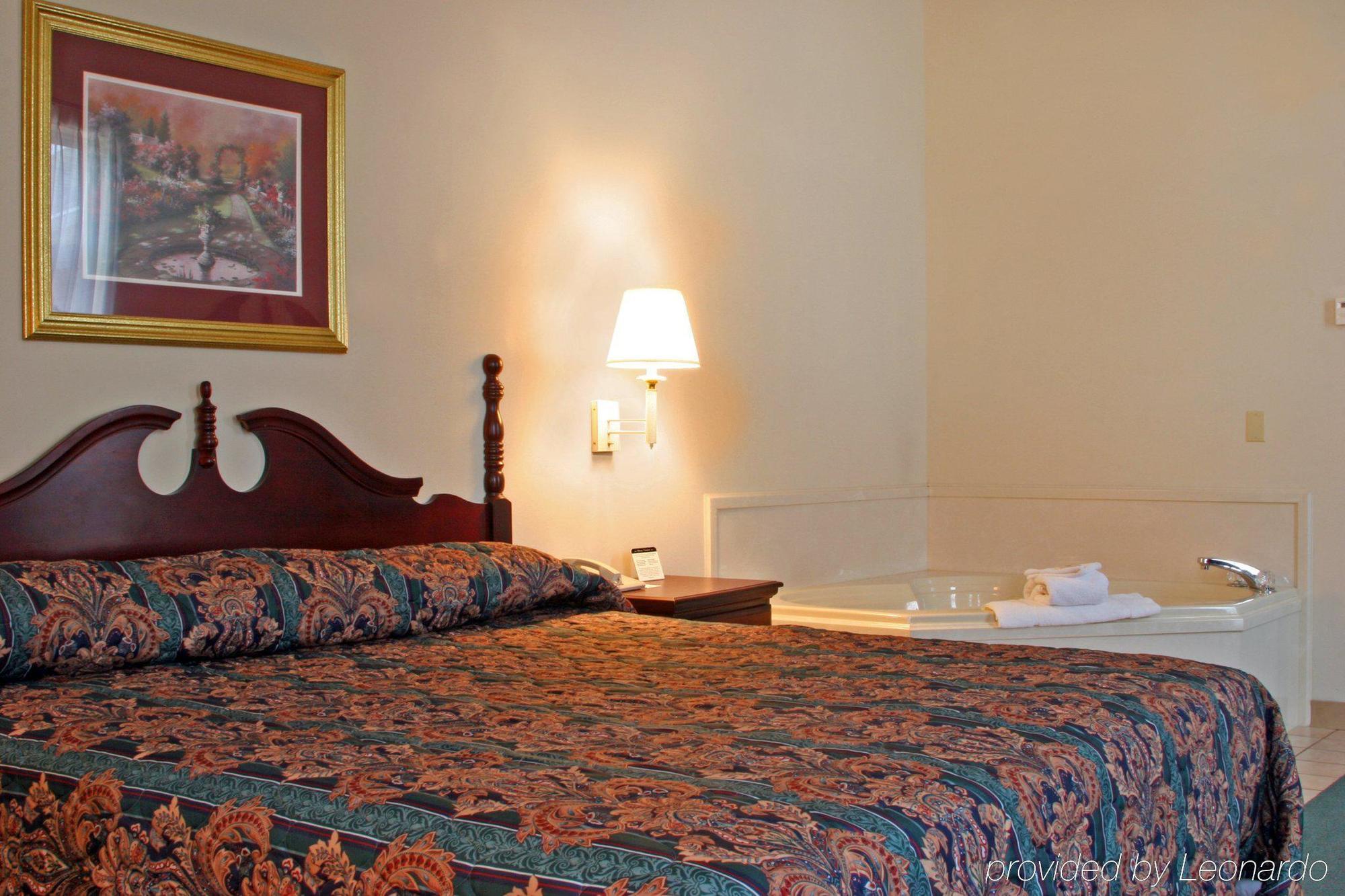Collins Inn & Suites Ruang foto